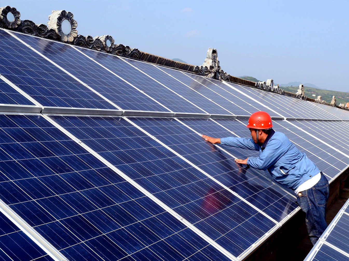 聯排别墅光(guāng)伏發電(diàn)工(gōng)程